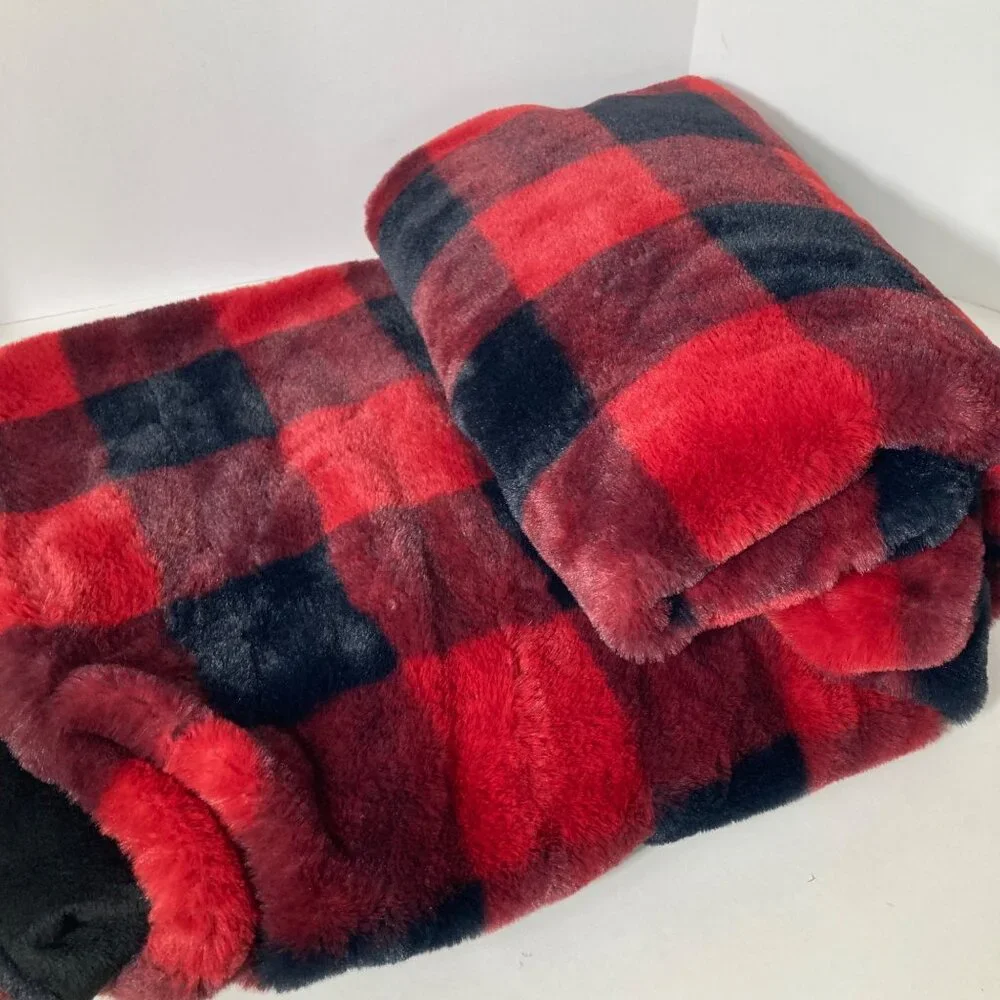 Vince Camuto Faux Rabbit Fur Buffalo Check Throw Blanket Black Red‎ 50 x 64